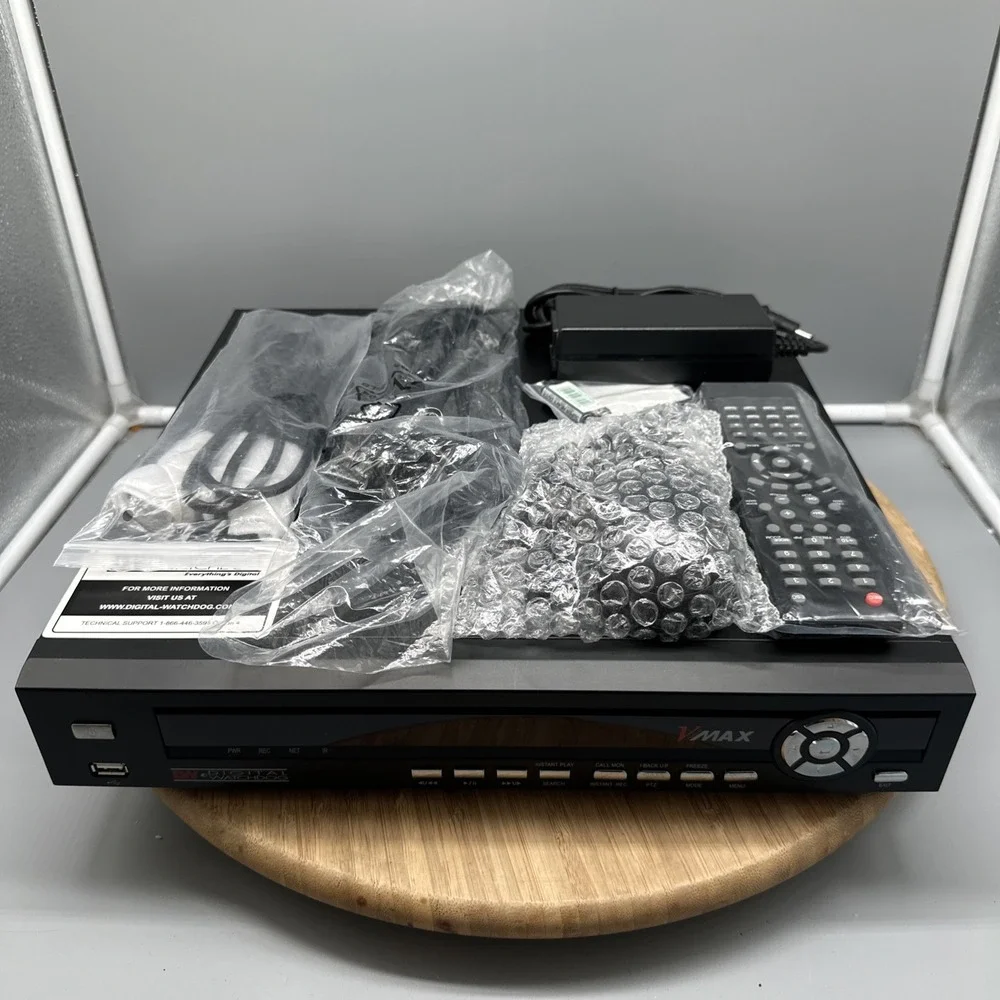 Digital Watchdog VMAX - VMAX8 8CH DVR 500GB Security Recorder Brand New